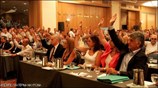 Ο πρόεδρος του ΠΑΣΟΚ Γιώργος Παπανδρέου και τα μέλη του Εθνικού Συμβουλίου ...