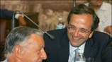 Ο Γιάννης Βαρβιτσιώτης και ο Αντώνης Σαμαράς στη συνεδρίαση της Κοινοβουλευτικής Ομάδας ...