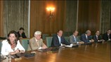 Ο πρωθυπουργός Κώστας Καραμανλής προεδρεύει του Υπουργικού Συμβουλίου. Στη σύντομη συνεδρίαση του ...