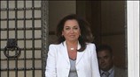 Η ΥΠΕΞ Ντόρα Μπακογιάννη κατά την έξοδο της από το Μέγαρο Μαξίμου ...