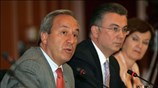 Τη δωρεάν διανομή 50.000 αποκωδικοποιητών ψηφιακής τηλεόρασης σε άτομα με αναπηρία, ανακοίνωσαν ...