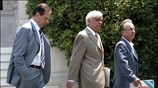 Οι υπουργοί Ανάπτυξης Δημήτρης Σιούφας, Εσωτερικών Προκόπης Παυλόπουλος και Δημόσιας Τάξης Βύρων ...