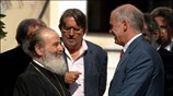 Ο πρόεδρος του ΠΑΣΟΚ επισκέφθηκε τον Αρχιεπίσκοπο για να του ευχηθεί για ...