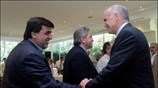 Ο πρόεδρος του ΠΑΣΟΚ Γιώργος Παπανδρέου συνομιλεί με τον πρόεδρο της ΑΔΕΔΥ ...