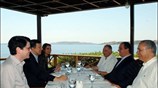 Γεύμα εργασίας παρέθεσε το Σάββατο ο πρωθυπουργός Κώστας Καραμανλής στον πρόεδρο της ...
