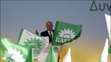 Ο Γιώργος Παπανδρέου, πρόεδρος του ΠΑΣΟΚ, μιλάει σε συγκέντρωση οπαδών του κόμματος ...