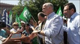 Ο πρόεδρος του ΠΑΣΟΚ Γιώργος Παπανδρέου φθάνει στο χωριό Καλυψώς, οπού τον ...