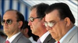 Ο πρόεδρος του Λάος Γιώργος Καρατζαφέρης και οι βουλευτές της Νέας Δημοκρατίας ...