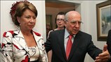 Ο ΥΠΕΧΩΔΕ Γιώργος Σουφλιάς υποδέχεται την Ισπανίδα ομόλογο του Magdalena Alvarez πριν ...