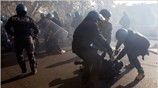 Συγκρούσεις αστυνομικών - διαδηλωτών ανά την Ευρώπη