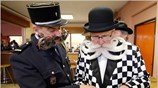 Γαλλία: Περίεργες γενειάδες και μουστάκια