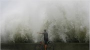 Τυφώνας σαρώνει τις Φιλιππίνες