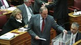 Ο Κ. Καραμανλής ψηφίζει στη Βουλή