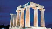 Λάμπει τη νύχτα ο ναός του Απόλλωνα στην Αρχαία Κόρινθο