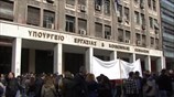 Στους δρόμους οι εργαζόμενοι στα Nαυπηγεία Ελευσίνας