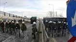 Επέμβαση των ΜΑΤ στο αμαξοστάσιο του Μετρό στα Σεπόλια