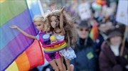 Διαδήλωση στο Παρίσι υπέρ του γάμου των ομοφυλοφίλων