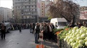 Εστησαν λαϊκή έξω από το υπουργείο Αγροτικής Ανάπτυξης