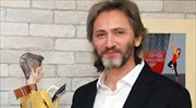 Βαθιές πατημασιές σε κομμάτια ουρανού