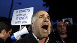 Κύπρος: Διαμαρτυρία εργαζομένων της Λαϊκής Τράπεζας έξω από τη Βουλή