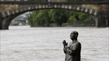 Στο έλεος εκτεταμένων πλημμυρών η κεντρική Ευρώπη