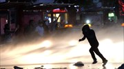 Τουρκία: Με αντλίες νερού και δακρυγόνα επιτίθεται η αστυνομία στην Άγκυρα