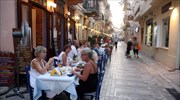 ΦΠΑ εστίασης: Ειδικό σήμα στις επιχειρήσεις που θα μειώσουν τις τιμές