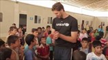 Ο Πάου Γκασόλ σε καταυλισμό σύρων προσφύγων στο Ιράκ