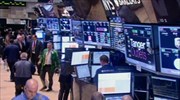 Μεικτή εικόνα στη Wall Street