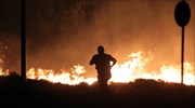 Φωτιά στη Βαρυμπόμπη: Στη μάχη της κατάσβεσης και τα εναέρια μέσα