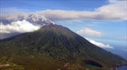 Ινδονησία: Έξι νεκροί από έκρηξη ηφαιστείου