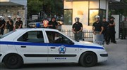 Ράβδοι, πέτρες και ξύλα στο Κέντρο Κράτησης αλλοδαπών στην Κόρινθο