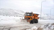 Συνεχίζεται η κακοκαιρία, δεμένα τα πλοία στον Πειραιά