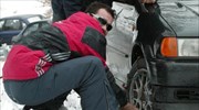 Χιόνια στη Β. Ελλάδα με αλυσίδες η κυκλοφορία των οχημάτων