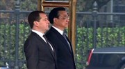 Οι εμπορικές συναλλαγές στο επίκεντρο των επαφών του Μεντβέντεφ στην Κίνα