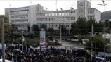 Αντιδράσεις εργαζομένων και αντιπολίτευσης για την εισβολή των ΜΑΤ στην πρώην ΕΡΤ