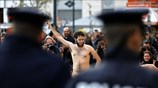 Γυμνή διαμαρτυρία στο Σύνταγμα