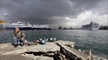 Κρουαζιερόπλοιο προσέκρουσε στο λιμενοβραχίονα του Πειραιά