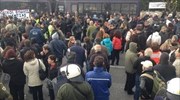 Συγκέντρωση σχολικών φυλάκων έξω από το υπουργείο Διοικητικής Μεταρρύθμισης