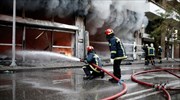 Θεσσαλονίκη: Υπό έλεγχο η φωτιά σε αποθήκη ειδών ρουχισμού