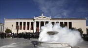 Μικροεπεισόδια στα Προπύλαια