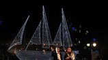 Η Αθήνα «φόρεσε» τα γιορτινά της