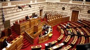 Βουλή: Σε τεταμένο κλίμα η συζήτηση για την αναστολή χρηματοδότησης προς τη Χ.Α.
