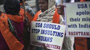 ΗΠΑ: Σε δάκρυα ξέσπασε η ινδή διπλωμάτης όταν της πέρασαν χειροπέδες