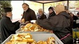 Άνθρωποι της διπλανής πόρτας στα συσσίτια