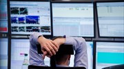 Η Ελλάδα χάνει το «ράλι» ομολόγων που οδηγεί χώρες εκτός μνημονίων