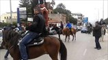 Με άλογα απέκλεισαν την εφορία οι αγρότες της Αχαϊας
