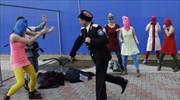 Μαστιγώθηκαν από κοζάκους οι Pussy Riot