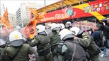 Ενταση και επεισόδια στο Σύνταγμα κατά τη συγκέντρωση διαμαρτυρίας της ΟΛΜΕ