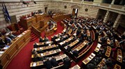 Βουλή: Αντιδράσεις για τη διαδικασία συζήτησης του πολυνομοσχεδίου